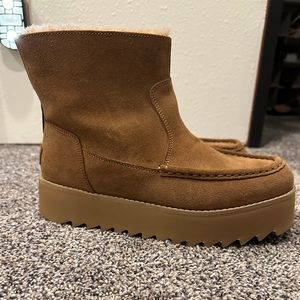 Uggs size 9 women’s